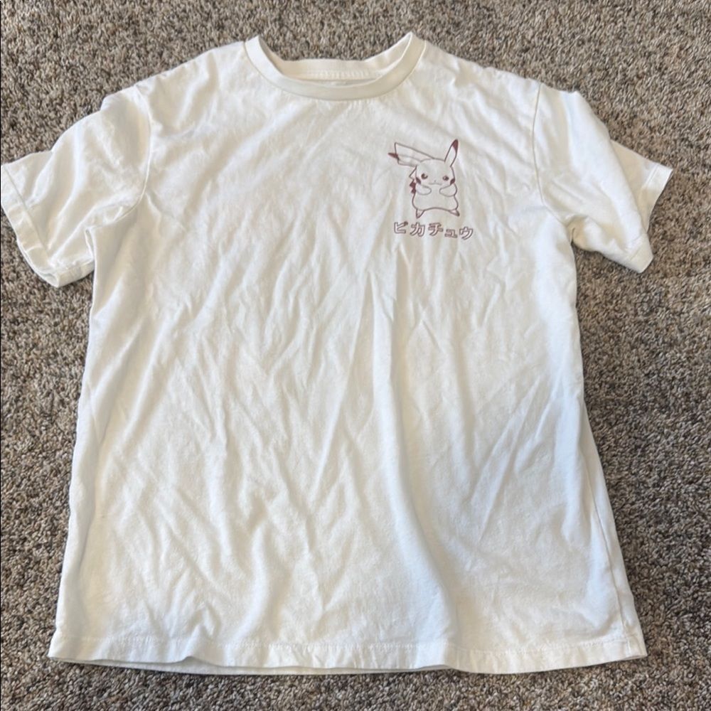 Casual White Cotton Tee with Chest Design